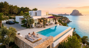 5 Webs Imprescindibles para Alquilar Luxury Villas en Ibiza (Guía 2026)